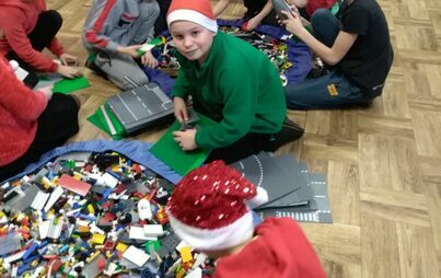 Zdjęcie do WARSZTATY MIKOŁAJKOWE Z LEGO W KLASACH I - III